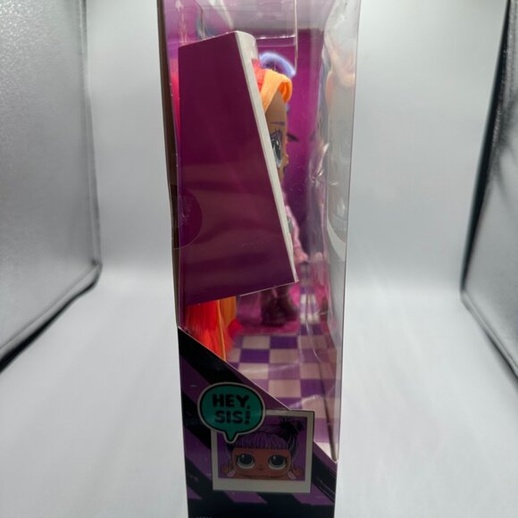 LOL SURPRISE TWEENS SURPRISE SWAP BUNS TO BRAIDS "BAILEY DOLL" NEW - Picture 4 of 5